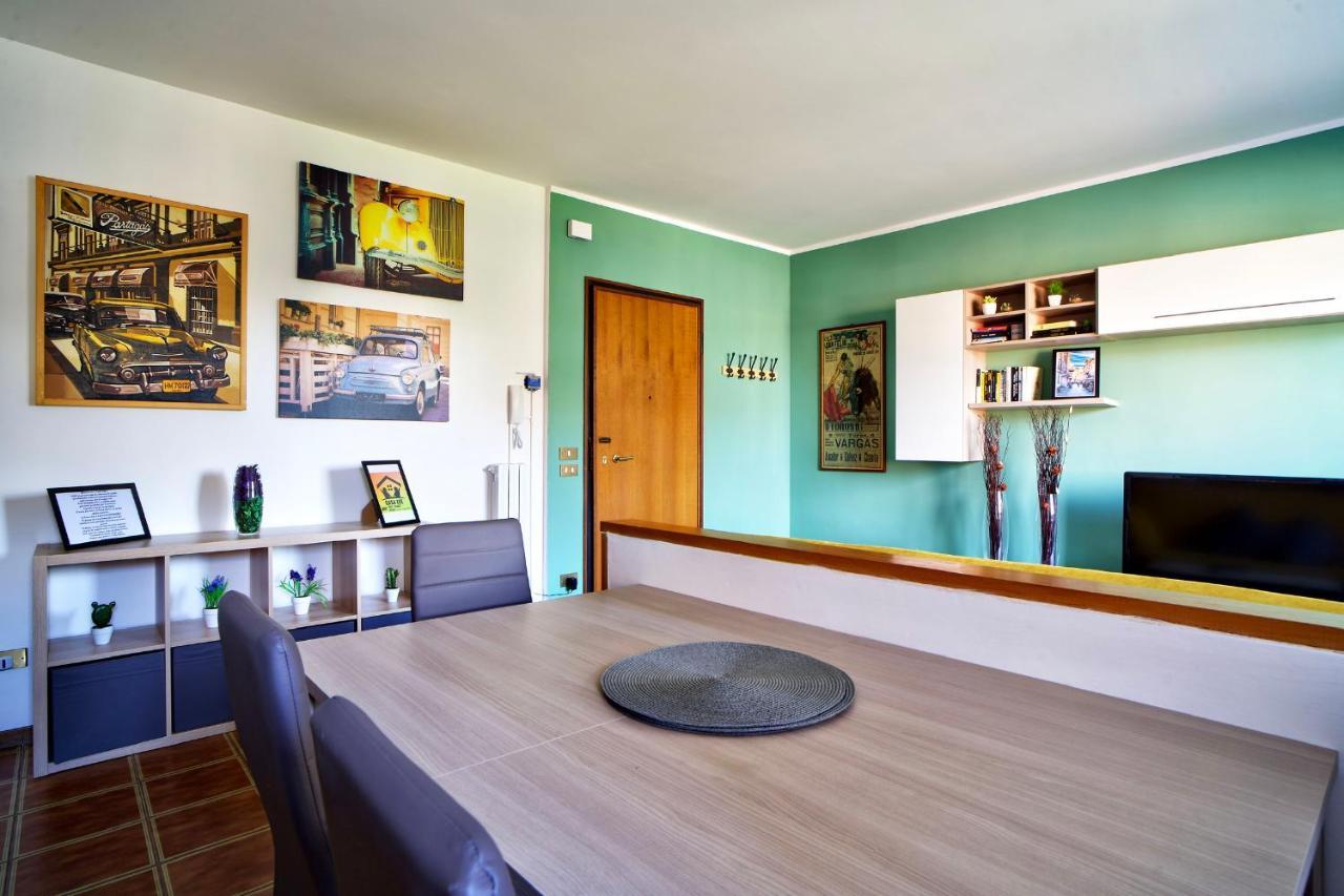 Casa Zoe Apartment Free Parking,Self Check In & Free Wi Fi Parma Bagian luar foto
