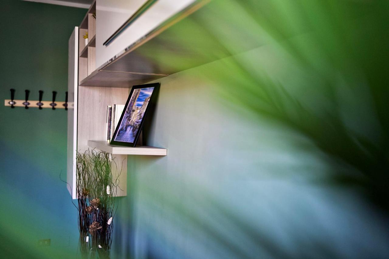 Casa Zoe Apartment Free Parking,Self Check In & Free Wi Fi Parma Bagian luar foto